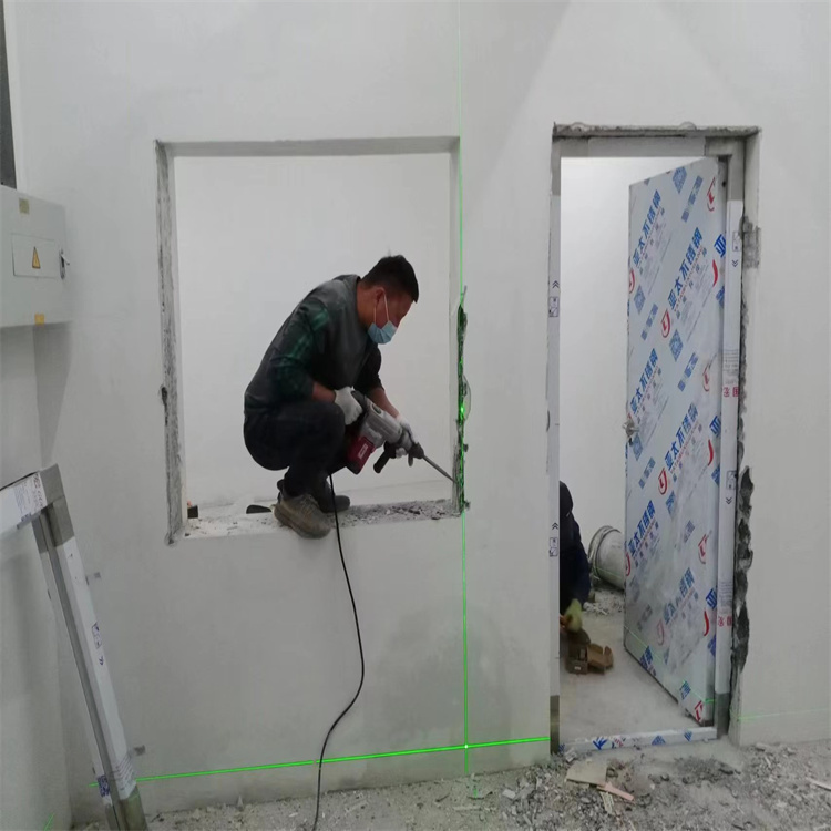 济南铅门安装过程